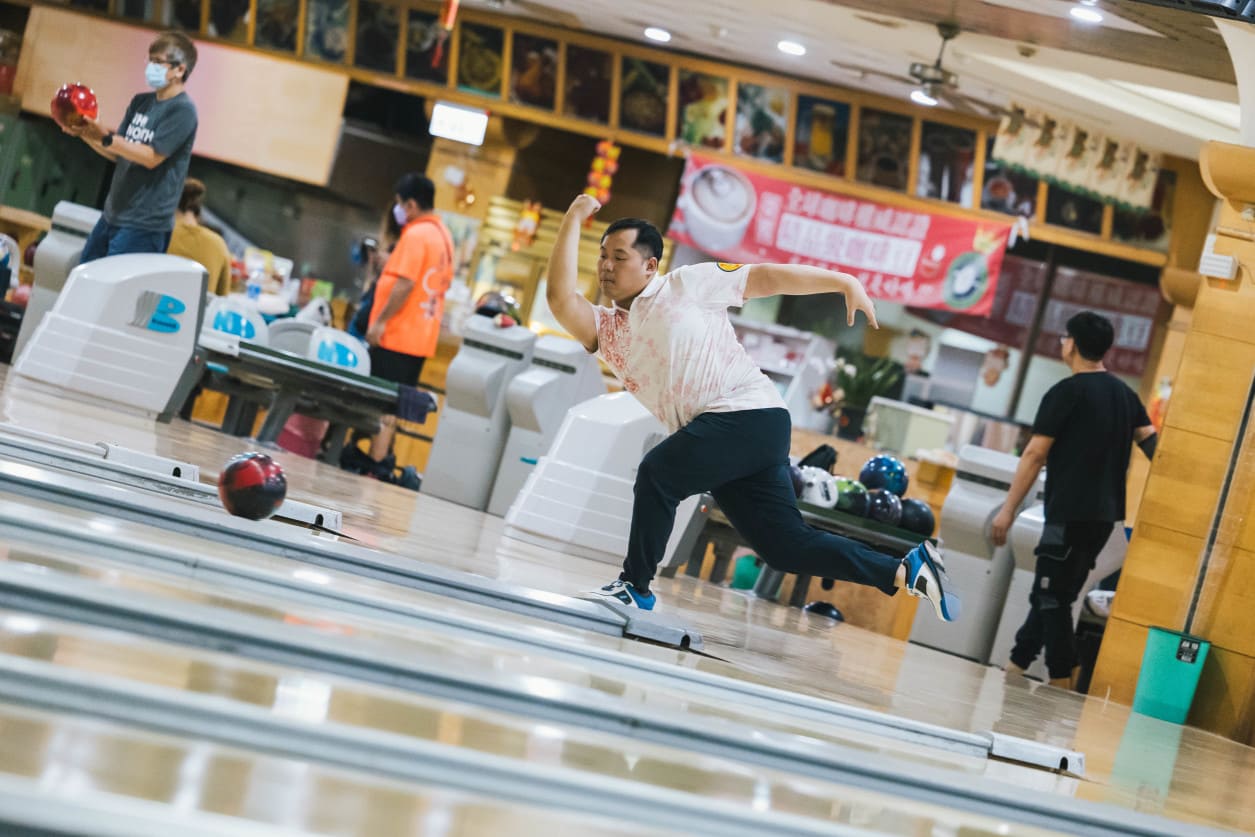 保齡球曲球大師鄭行超