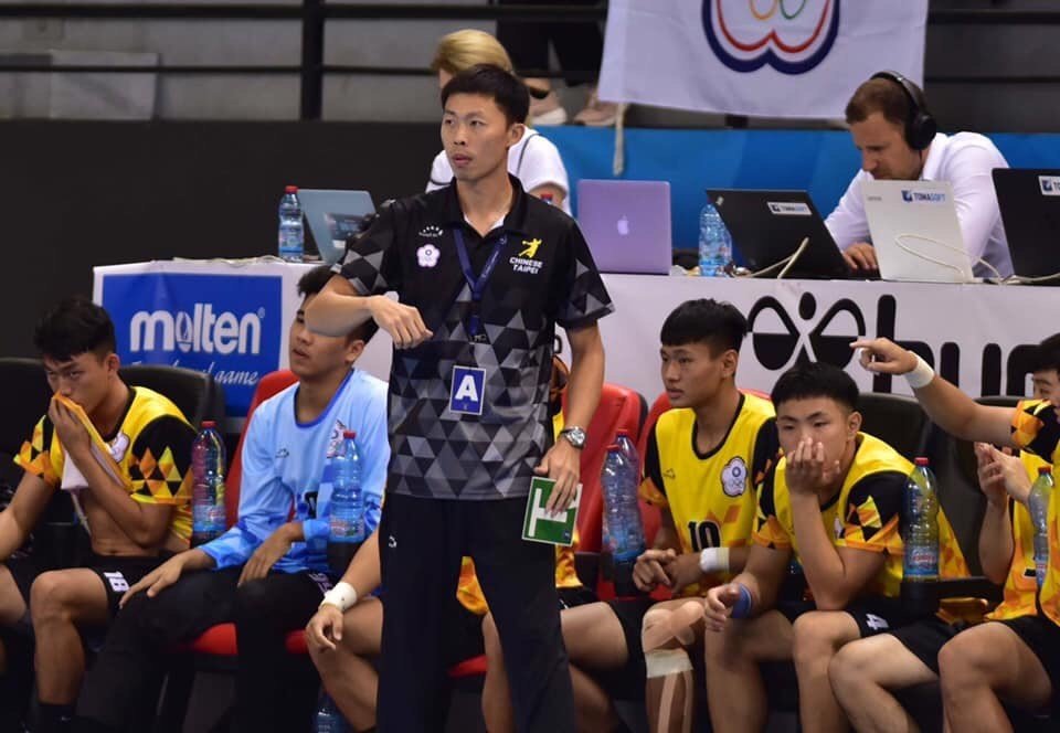 成淵高中手球隊專任教練黎俊裕