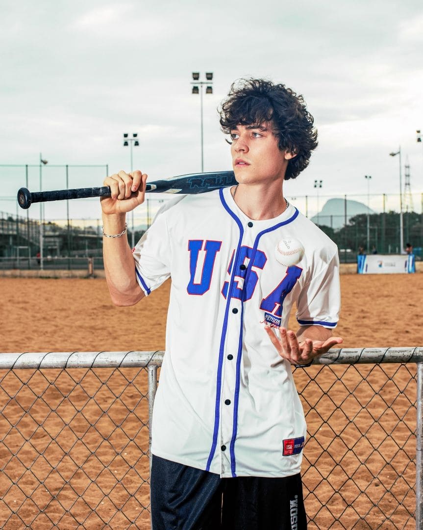 球衣已不只是場上專用：Blokecore街頭球衣穿搭趨勢