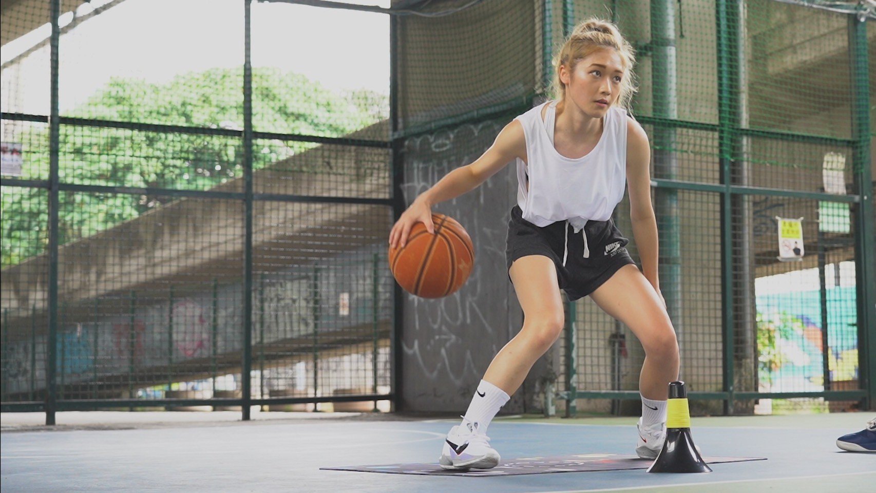 Ken Heng Cheung Diana 靳亨祥 Diana