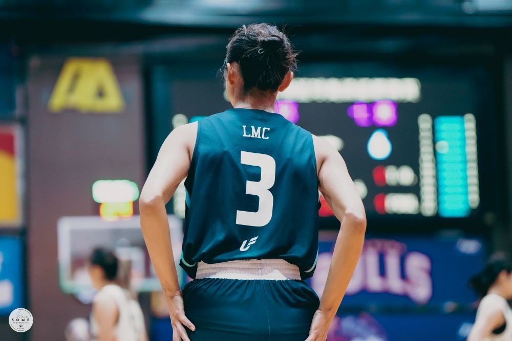 香港七喜女籃教練王晶 香港七喜女籃教練王晶