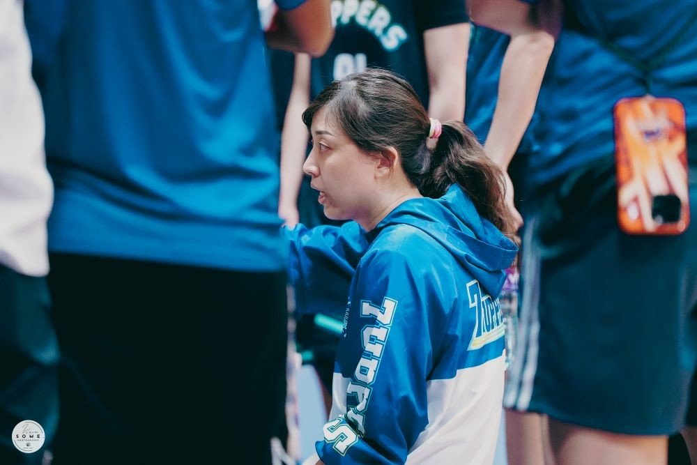 香港七喜女籃教練王晶 香港七喜女籃教練王晶