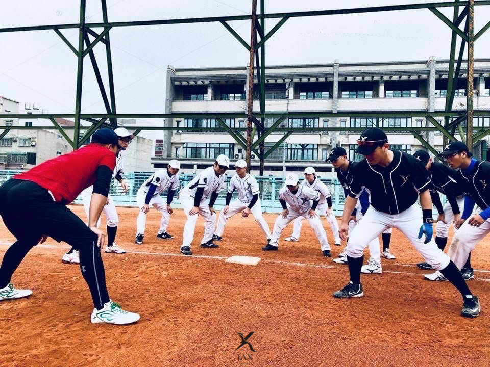 JAX棒球學院自辦各式設計課程,將所學推廣到各層級學員 JAX棒球學院自辦各式設計課程,將所學推廣到各層級學員