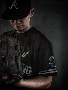 【2026 棒球服挑選攻略】從布料、技術到版型，訂製專業棒球服裝的5大關鍵